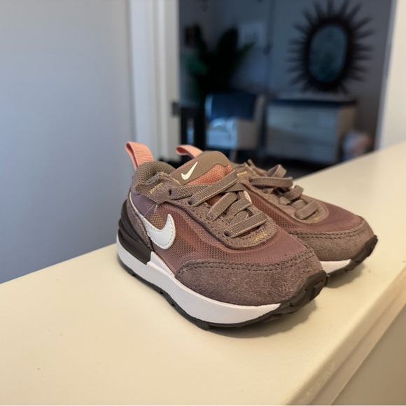 Nike Waffle One "Pink Glaze/White/Lt Violet Ore" Toddler Girls'
SIZE: 4 - Picture 2 of 2